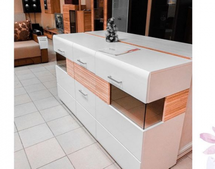 «Black Red White»-оптимальне співвідношення ціни та якості.